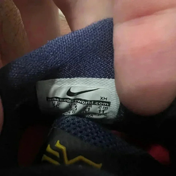 Nike Kyrie 2 Cavs Size 5C Color Blue and Yellow - Picture 6 of 6